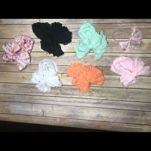 Messy bow lot size 6-12 months NEW
